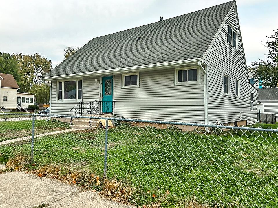 1st image of 321 Van Buren St