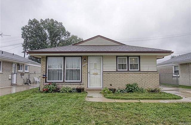 1st image of 22900 Lake Dr