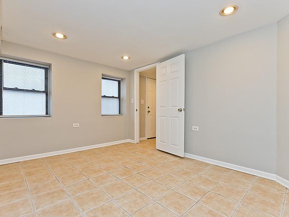 2nd image of 2119 N Winchester Ave #1F