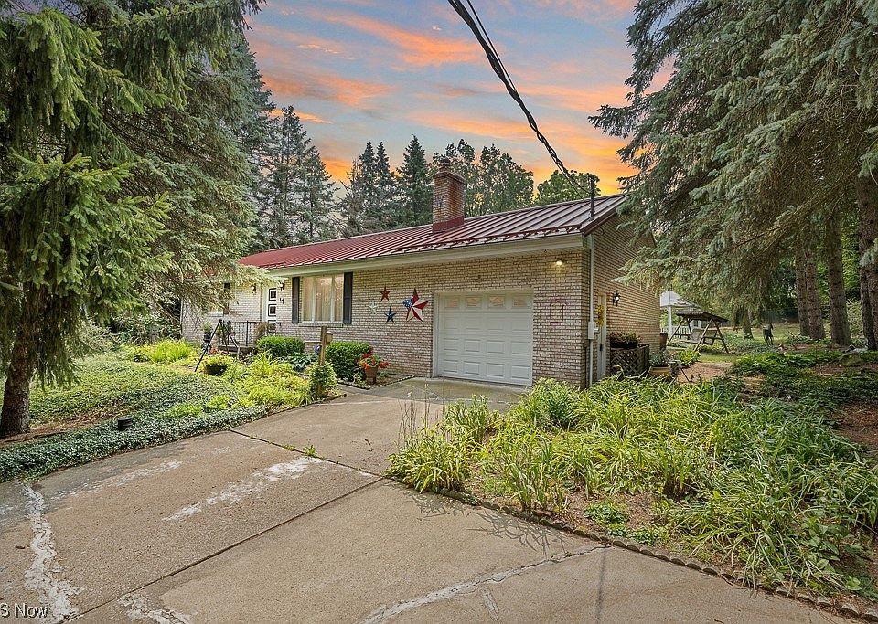 1st image of 33967 Burtview Pl