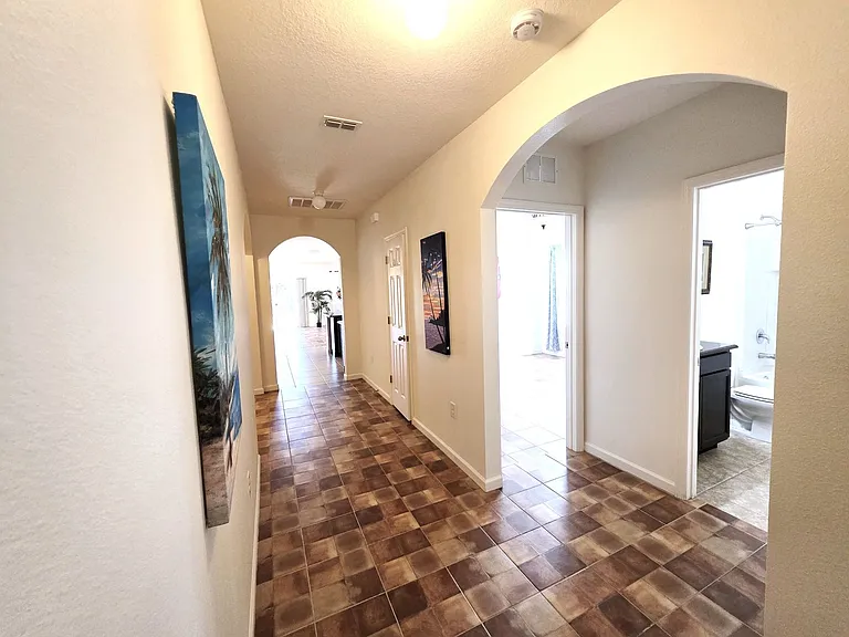 1440 Lexington Sq SW — Photo 4