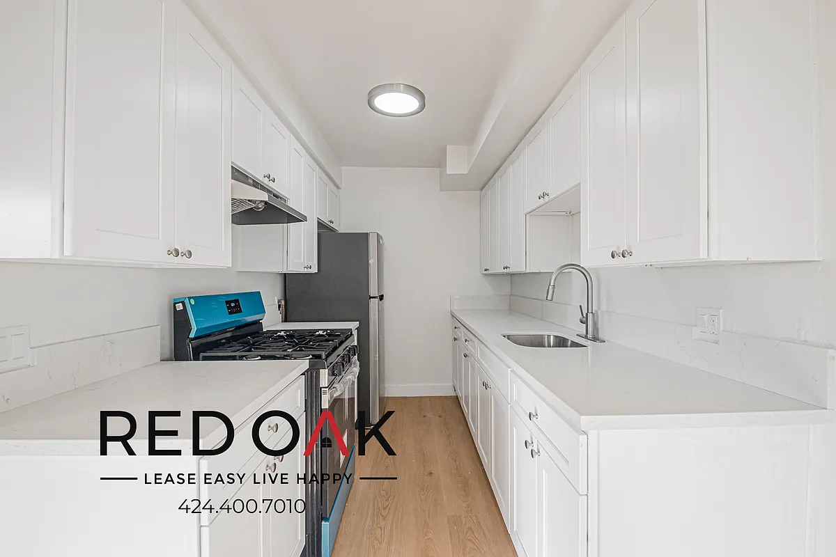 Building Photo - 118 E Ivy Ave #2