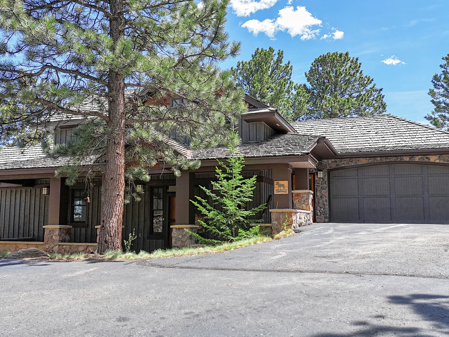 3 bed, 1998 sqft, $4,400 — Photo 4