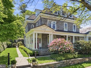 36 E Chestnut Hill Ave, Philadelphia, PA 19118