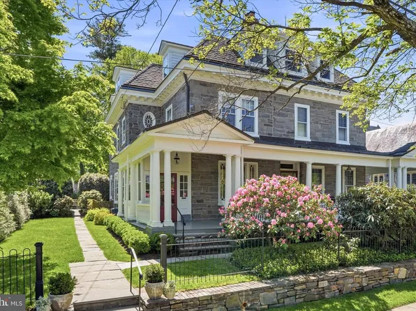 36 E Chestnut Hill Ave, Philadelphia, PA 19118