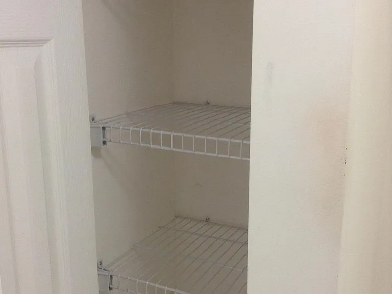 215 SW 42nd Ave #1005 — Photo 7