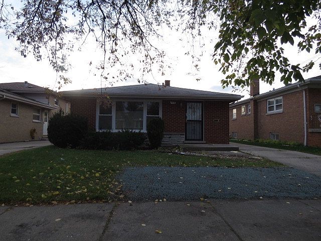 1st image of 7918 S Komensky Ave