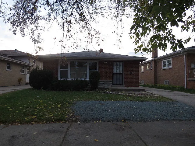 7918 S Komensky Ave photo 1