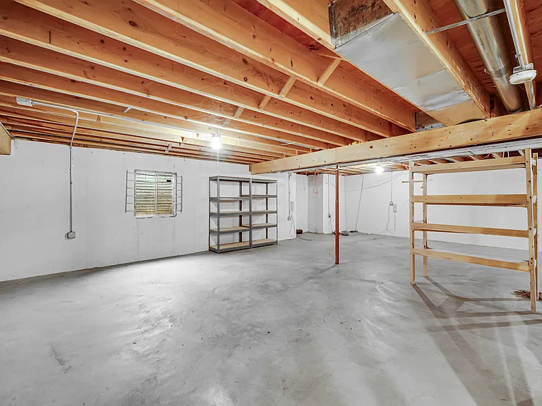 2420 Harbor Ct — Photo 20