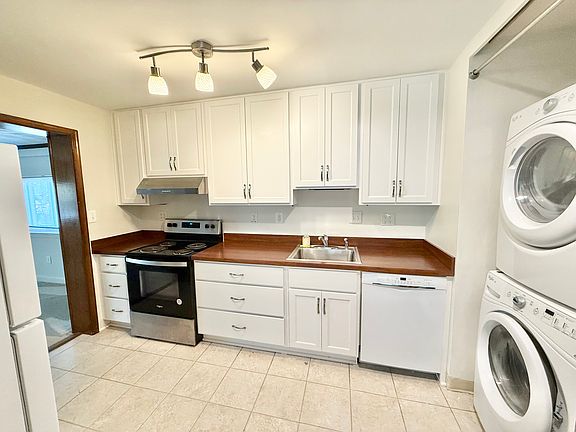 5th image of 6219 Yellowstone Dr