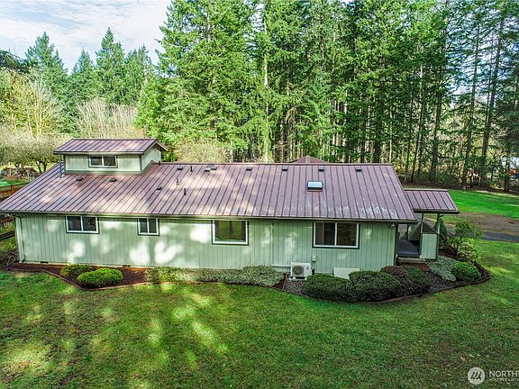 5th image of 451 SE Mill Creek Road