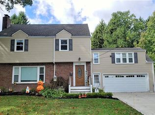 135 Maple Ave, Chardon, OH 44024
