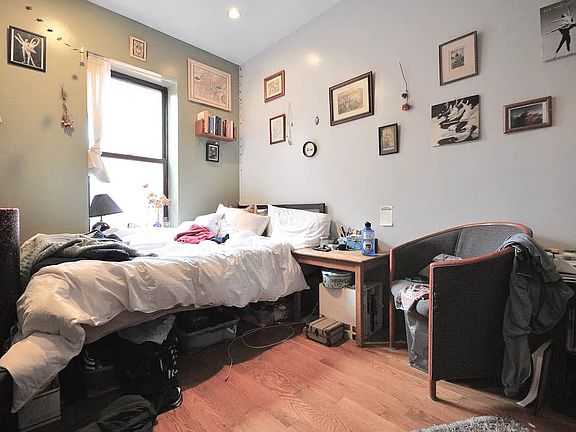 4th image of 279 Kosciuszko St #304