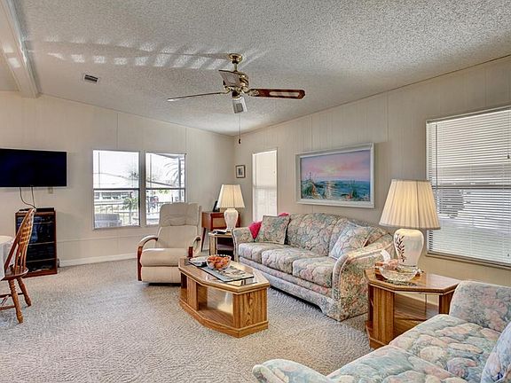 3rd image of 713 Bougainvillea Cir