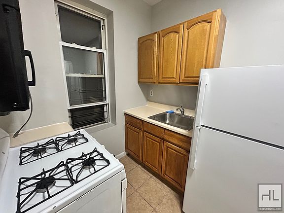 5th image of 1039 Longfellow Ave #1R