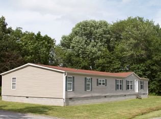 1503 Enterprise St, Benton, IL 62812