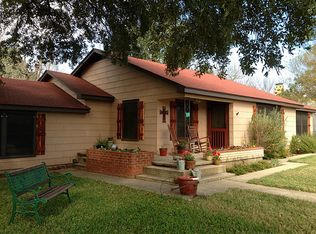 220 3rd St, Lexington, TX 78947