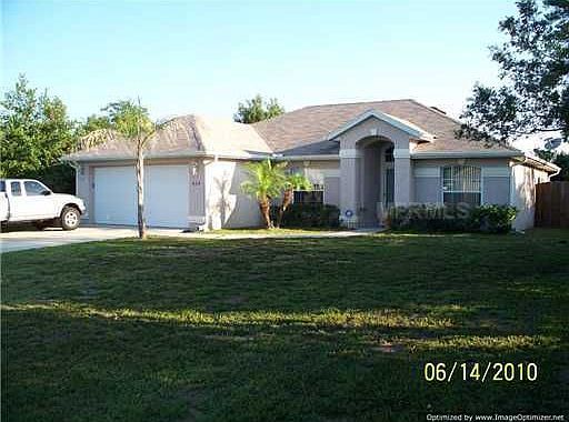 1st image of 824 Sylvia Dr