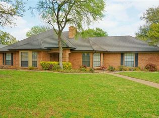 512 Sunset Dr, Hurst, TX 76054