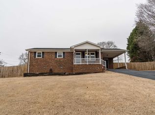 221 Seay Rd, Boiling Springs, SC 29316