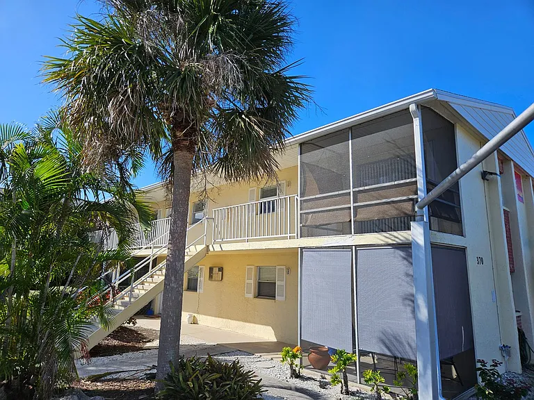 370 Base Ave E #210 — Photo 10
