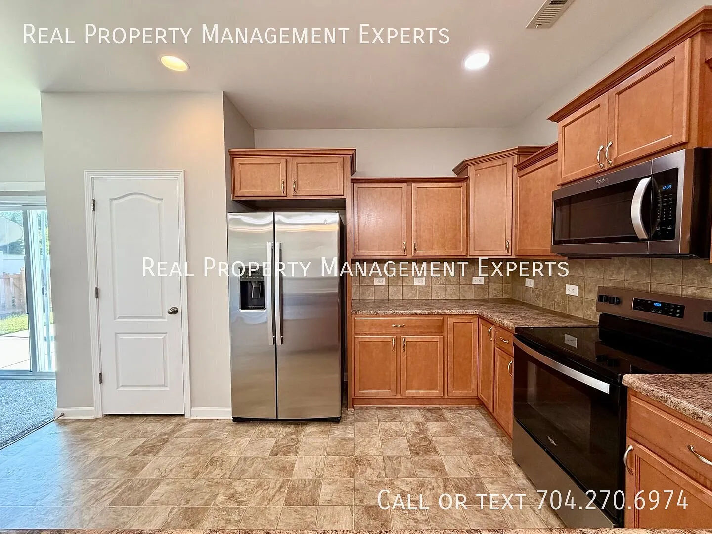 Beautiful 4BR/2.5BA home in Charlotte! — Photo 2
