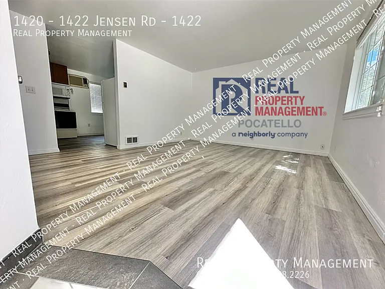 1420-1422 Jensen St #1422 — Photo 4