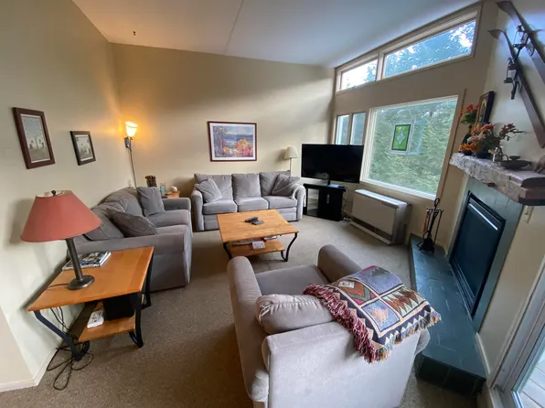 327 Bridges Circle #53, Warren, VT 05674