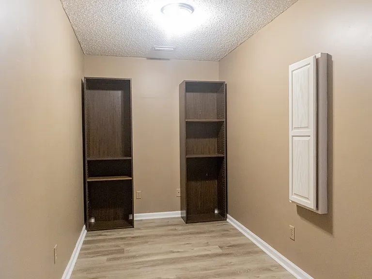 2034 Belhaven Dr — Photo 6