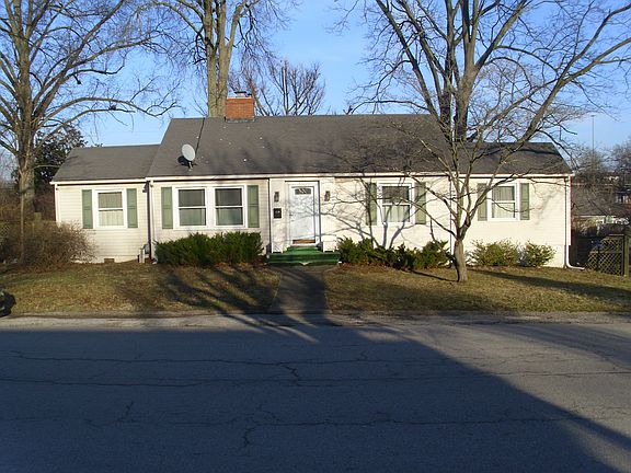 2nd image of 207 Pinewood Ave