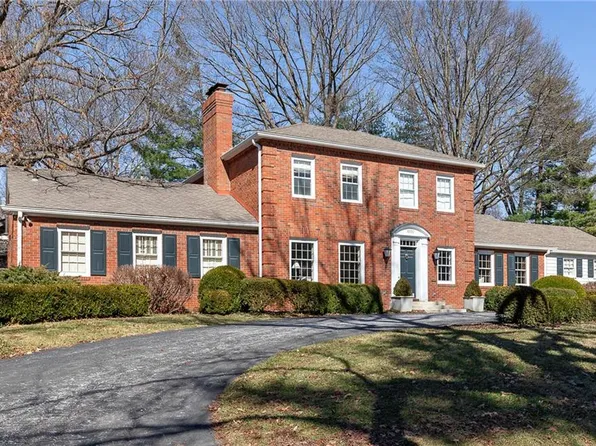 1030 W 57th St, Kansas City, MO 64113