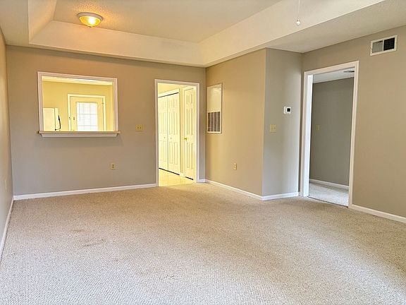 3rd image of 2620 Ingleside Dr APT 2D