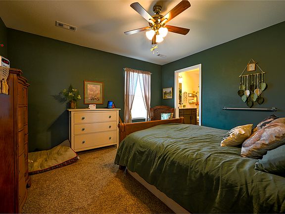 5th image of 602 Cass Circle
