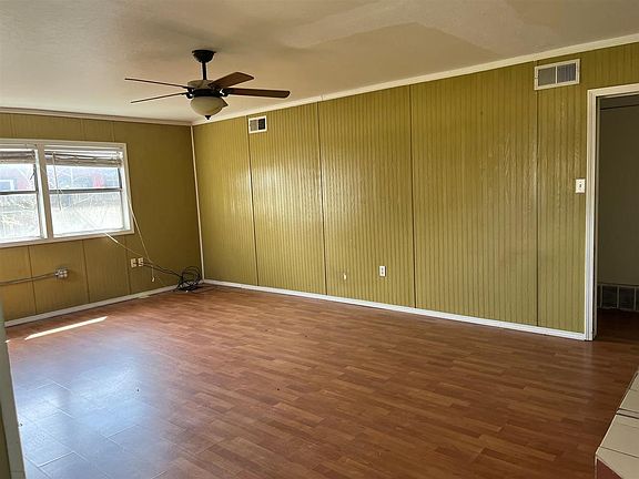3rd image of 2534 NW Columbia Ave