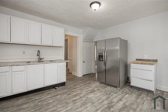 10011 Elizabeth Ave — Photo 10