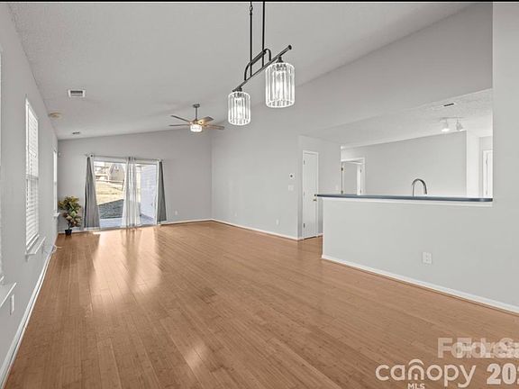 4th image of 3043 Talledaga Ln SW