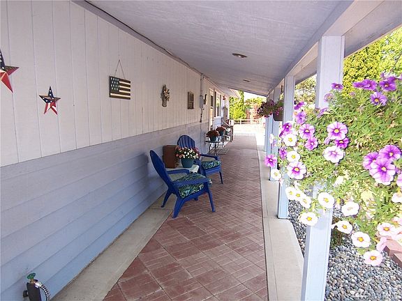 5th image of 3811 100th St E