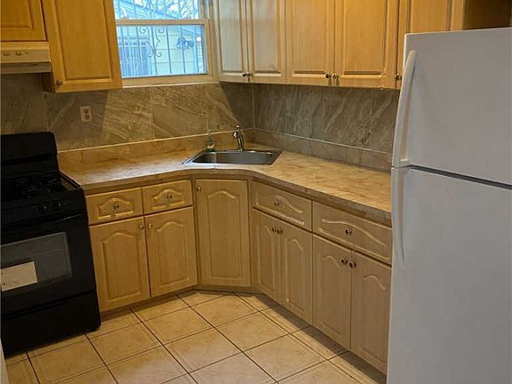5th image of 163-26 Claude Ave #1F