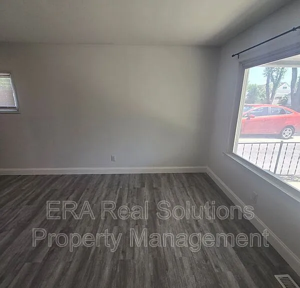 1265 Elderwood Ave — Photo 4