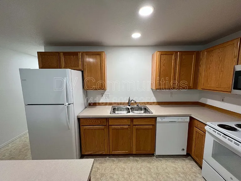 2521 NW Cedar Ave #1 — Photo 10