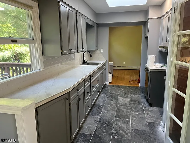 43 Rocky Point Rd — Photo 3