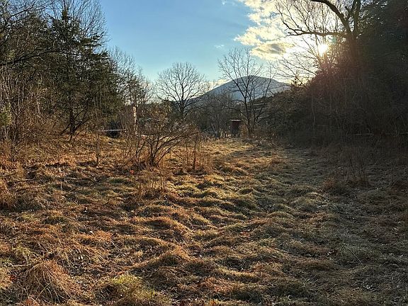 2nd image of 508 Sehorn Hollow Rd