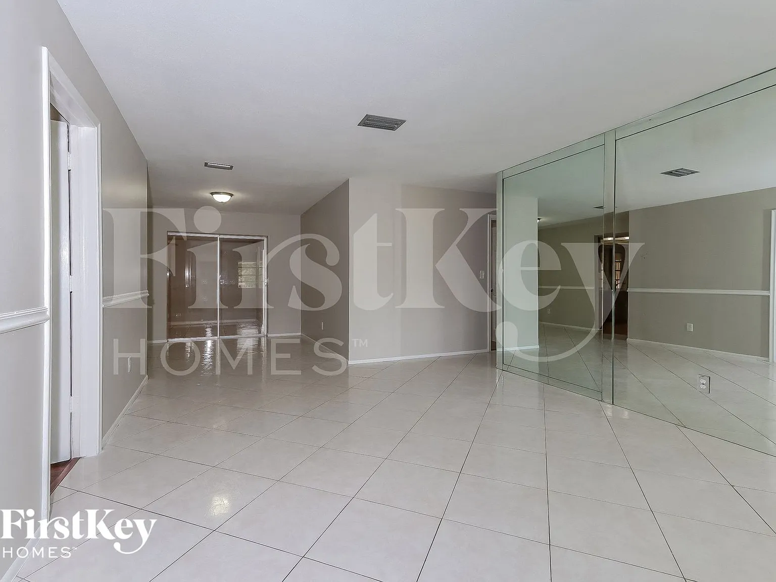 4 bed, 2.0 bath, 2140 sqft, $3,420 — Photo 3
