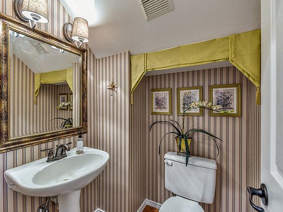 4th image of 4813 Rockcreek Ln