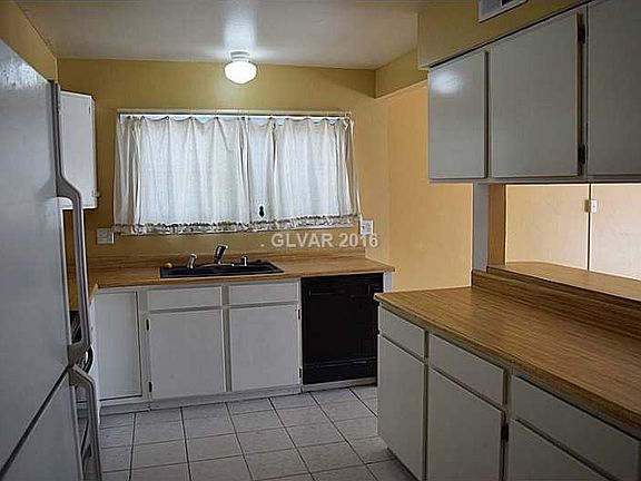 3rd image of 125 Steeler Dr