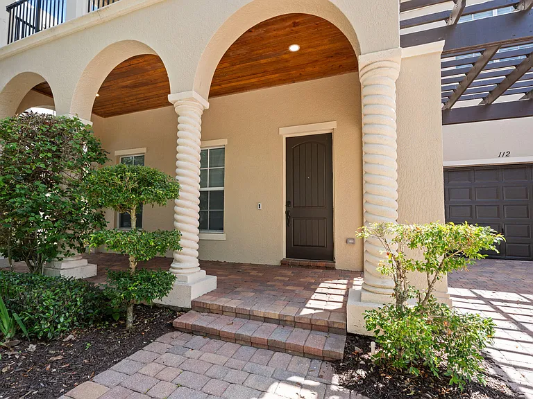 112 Tulip Tree Ct — Photo 2