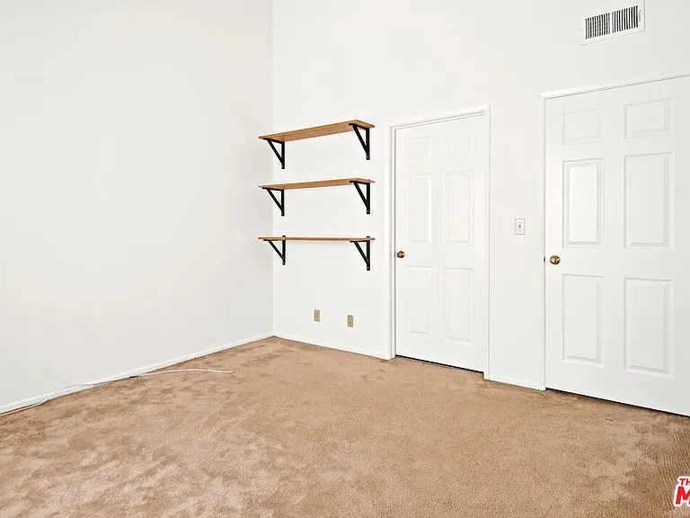 607 N Rossmore Ave #205 — Photo 8
