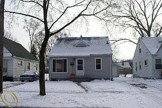 5th image of 8781 Saratoga Ave