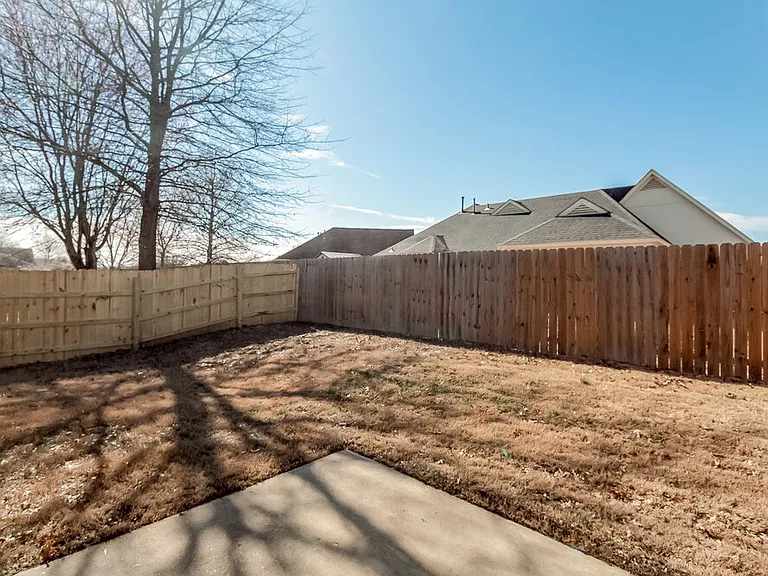 7677 Fox Hunt Dr E — Photo 15