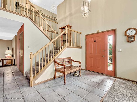3rd image of 1168 Hillcrest Ln